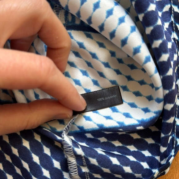 The Limited Top in Medium - Picture 5 of 6